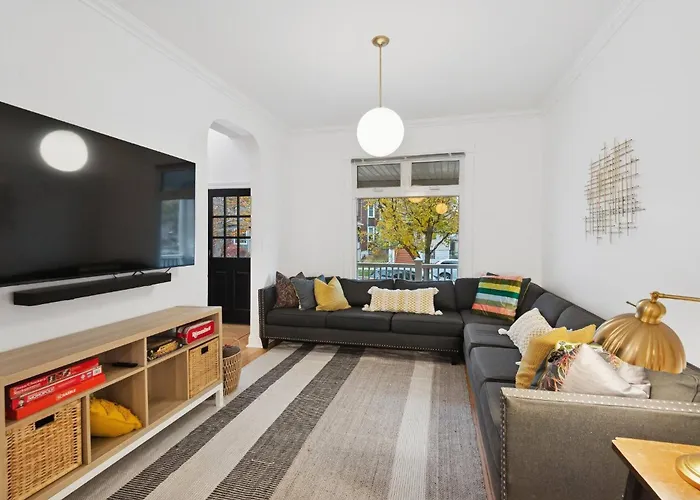 Giant 5br, Pool Table, 15 Min To Cubs & Mag Mile
