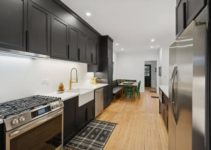 Giant 5br, Pool Table, 15 Min To Cubs & Mag Mile